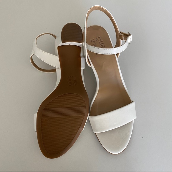 Mid-Heel Sandals | Naturalizer - Picture 2 of 9